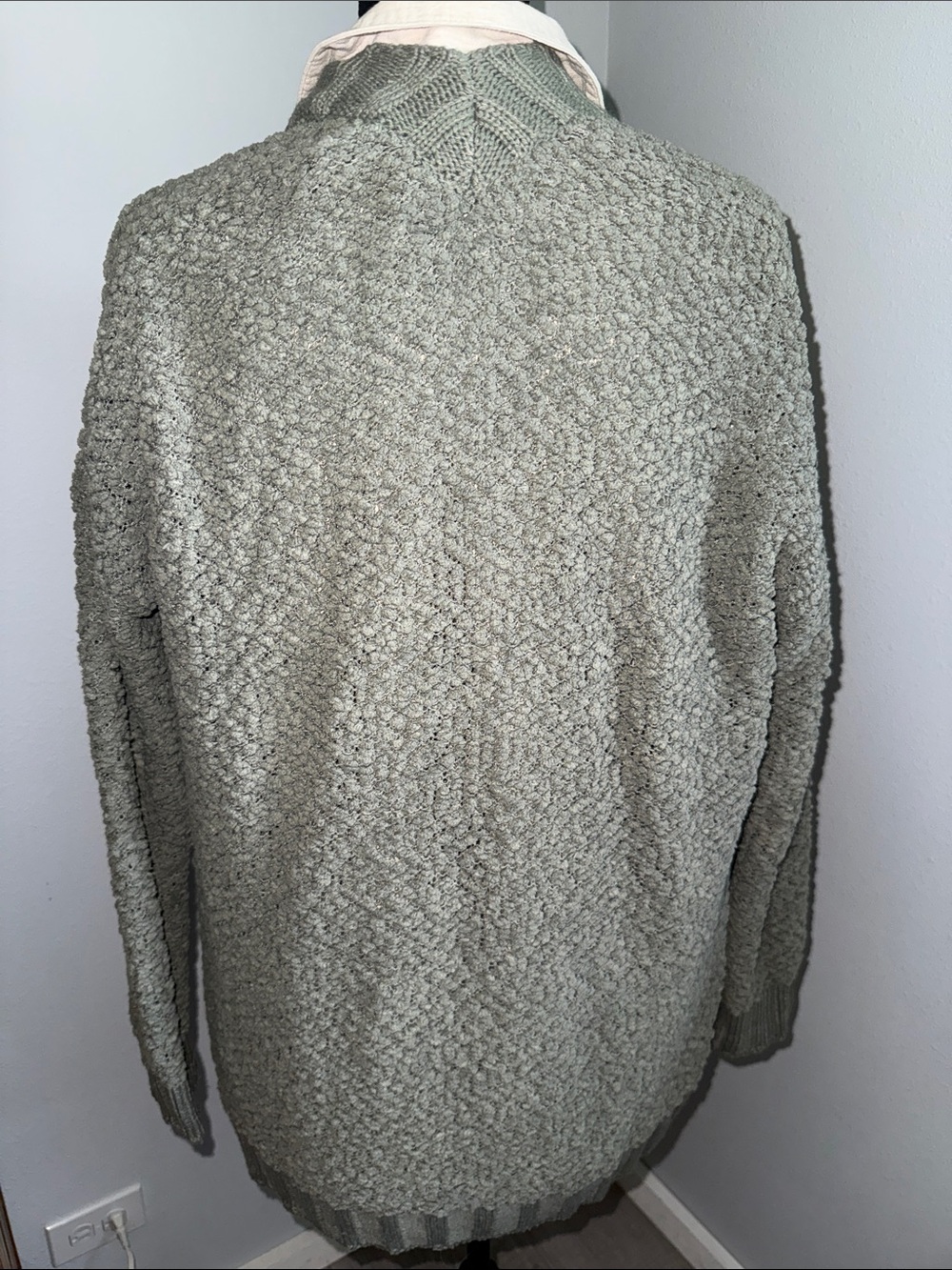 Cozy Textured Open Cardigan in Sage Green - Picture 4 of 7